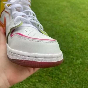 Air Jordan 1 Mid Edge Glow Men’s size 9.5 GUC Preowned Worn Twice Jordan 1 Mid SE GS  main image 4